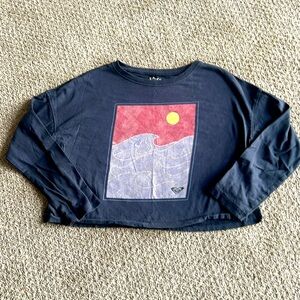 Roxy Crop Top with cool graphic. Size 10